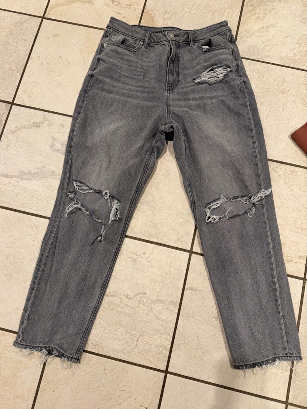 American Eagle Outfitters Gray Distressed High-Rise Mom Jeans